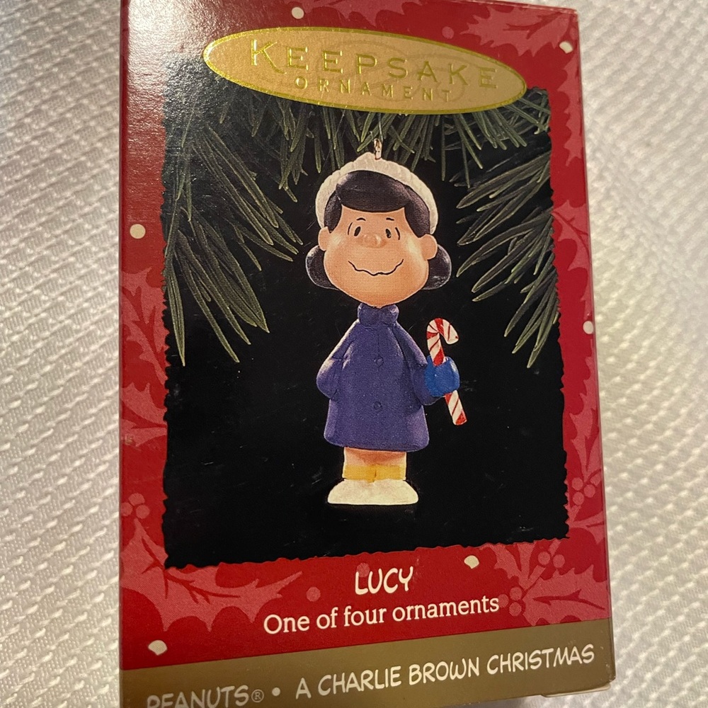 A‎ Charlie Brown Christmas Lucy Peanuts Hallmark ornament